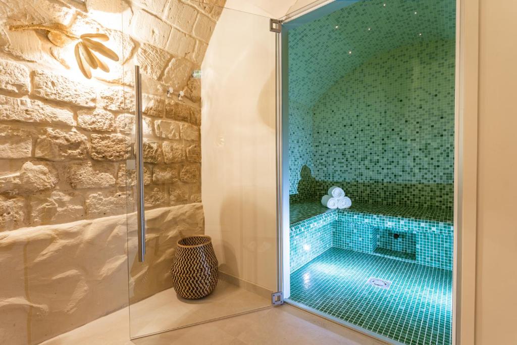 Bonsoir Madame Spa Hotels Jacuzzi