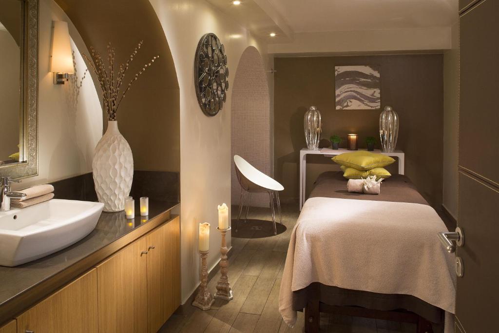 Hotel Le Six Spa Hotel