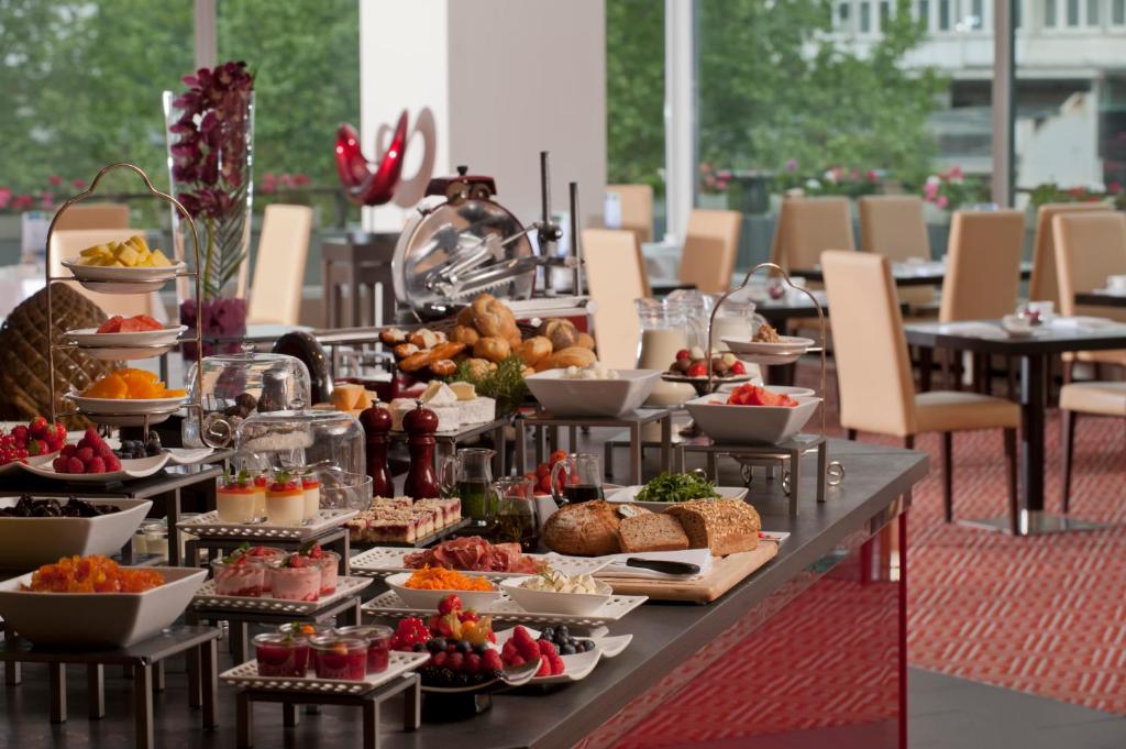 hotel-palace-berlin-spa-hotels-berlin-8 Hotel Palace Berlin spa hotels buffet