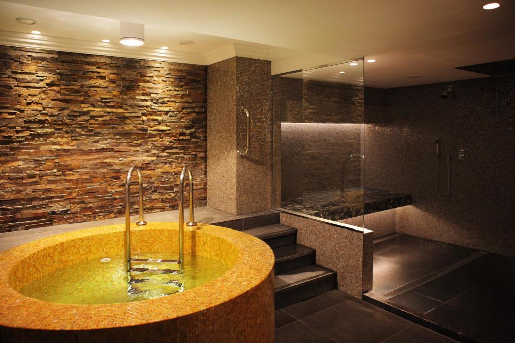 InterContinental Amstel Amsterdam Spa Hotels Jacuzzi