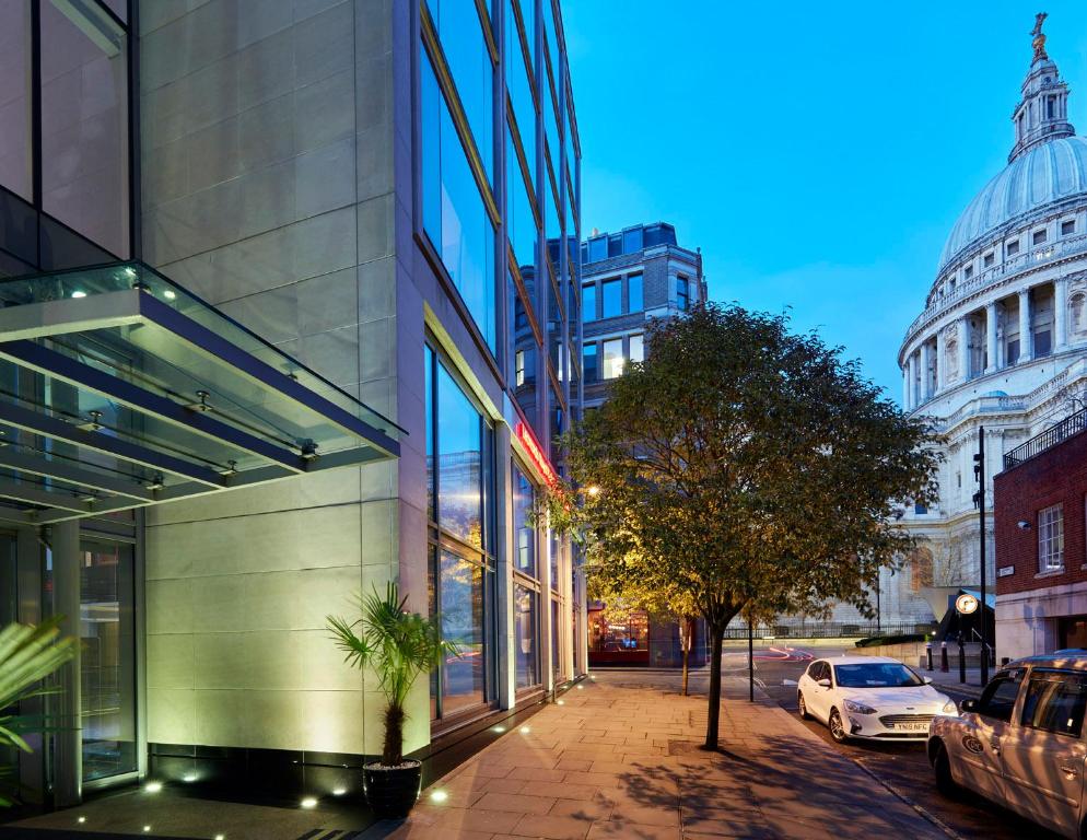 leonardo-royal-london-st-pauls-spa-hotels-london-2 Leonardo Royal London St Paul’s Spa Hotel 1