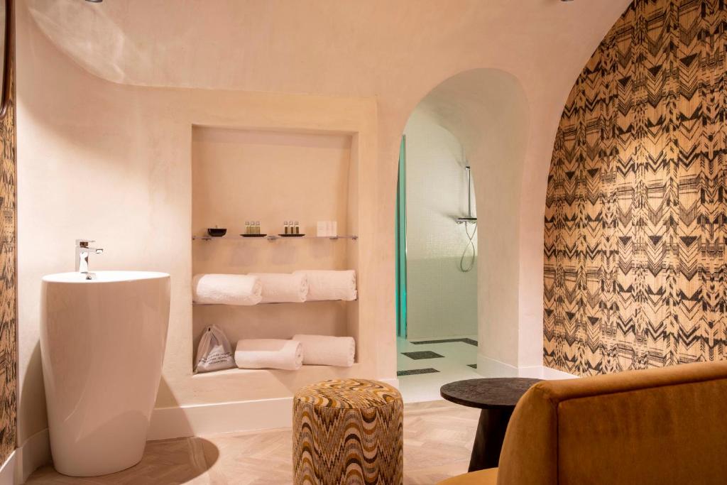 phileas-lazare-spa-spa-hotels-paris-6 Philéas Lazare & Spa Bath