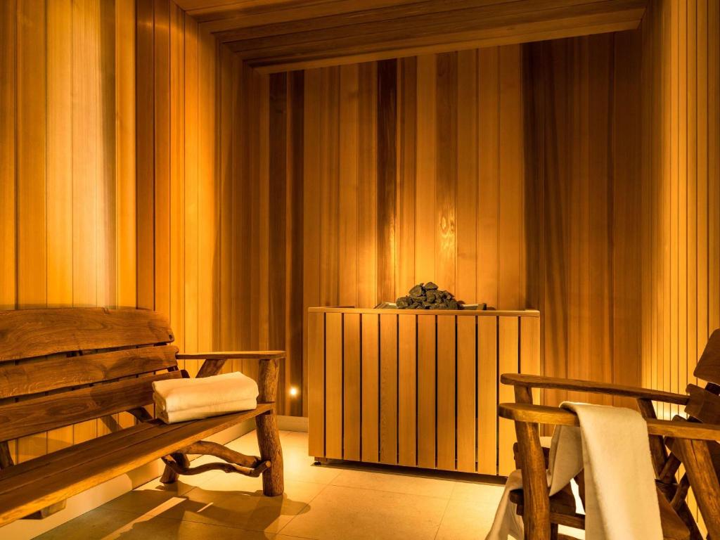 too-hotel-paris-spa-hotels-paris6 Too Hotel Paris Spa Hotels Jacuzzi