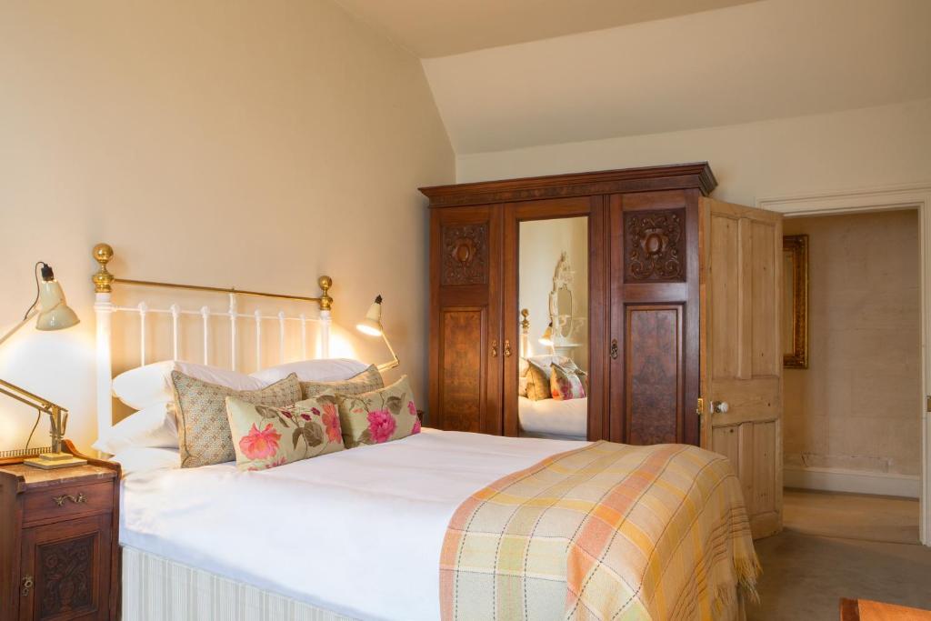 woolley-grange-a-luxury-family-hotel-spa-hotels-bath-2 Woolley Grange - A Luxury Family Hotel Room