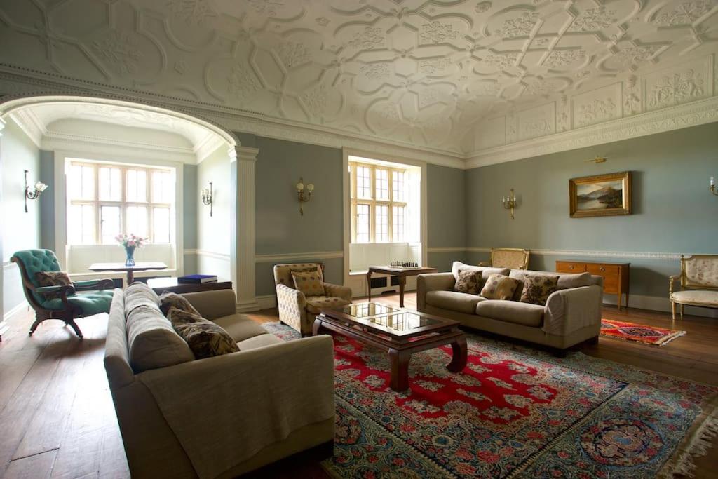 historic-elizabethan-manor-in-south-somerset-spa-hotels-somerset-7 Historic Elizabethan Manor in South Somerset Indoor