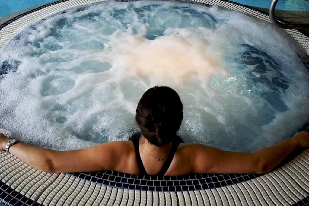 moor-hall-hotel-spa-bw-premier-collection-spa-hotels-midlands-1 Moor Hall Hotel & Spa, BW Premier Collection Jacuzzi